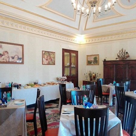 Palazzo Diamante Hotel Calascio Luaran gambar