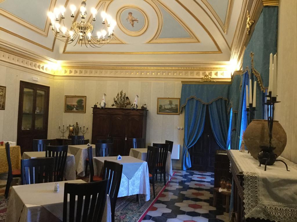 Palazzo Diamante Hotel Calascio Luaran gambar