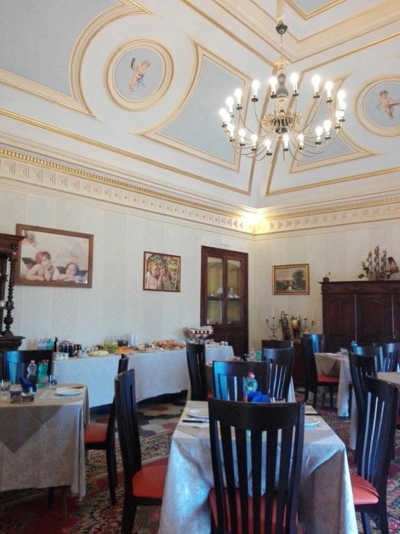 Palazzo Diamante Hotel Calascio Luaran gambar
