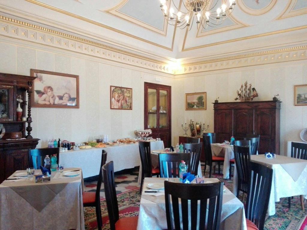 Palazzo Diamante Hotel Calascio Luaran gambar